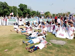 اعتراضات پناهجویان افغانستانی در پاکستان