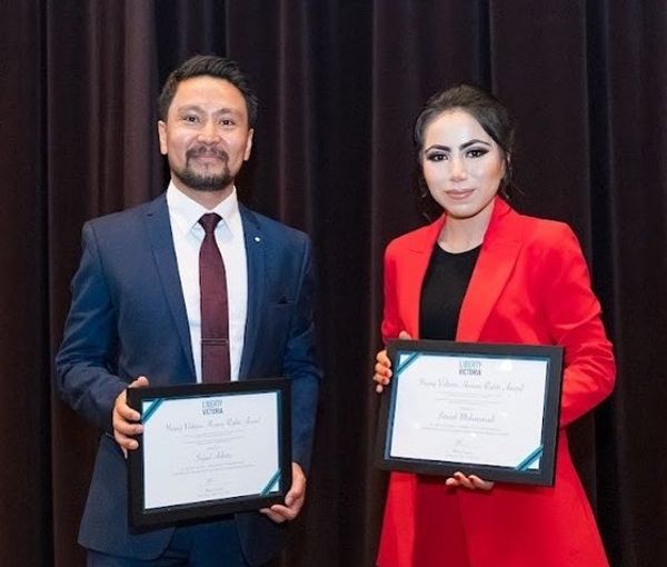 دو جوان افغان جایزه «ولتر جوان» را از آن خود کردند