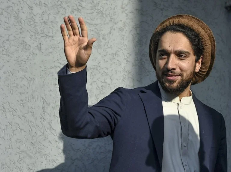 احمد مسعود: خانه هایتان را به مکتب تبدیل کنید