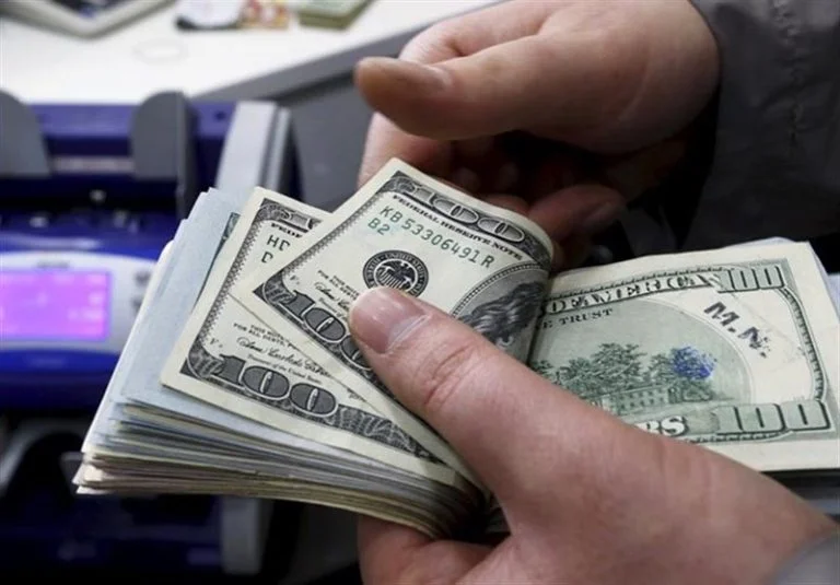 فروش ارز و خدمات بانکی به اتباع