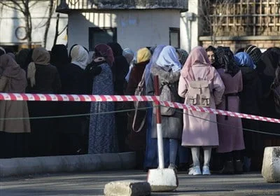 وزیر کشور ایران درباره پذیرش دختران: مسائل در افغانستان حل شود