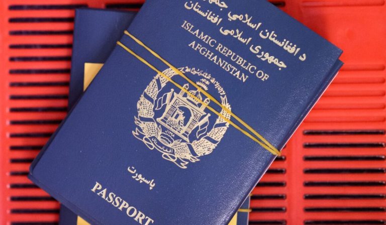 از سرگیری تمدید پاسپورت در سفارت افغانستان در تهران
