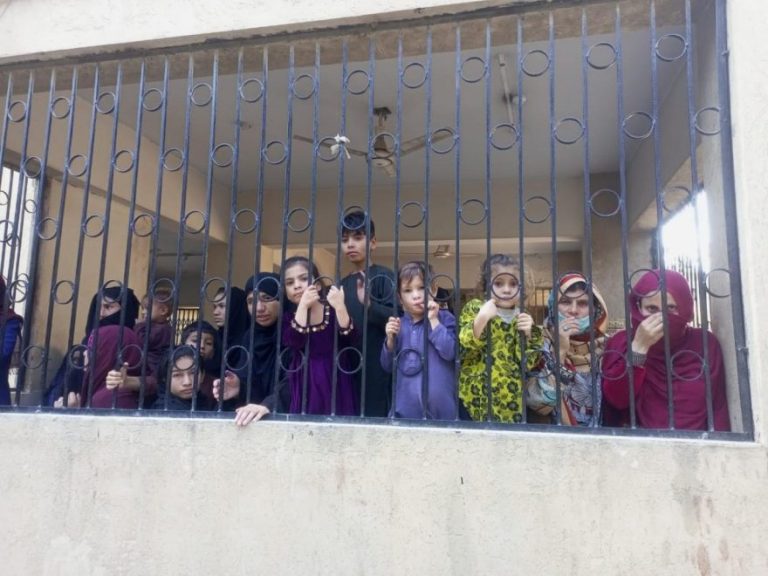 کودکان افغان در زندان های پاکستان