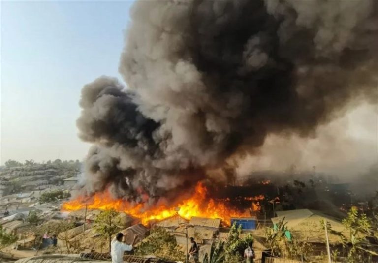 آتش سوزی باعث بی خانمان شدن هزاران روهینگیایی شد