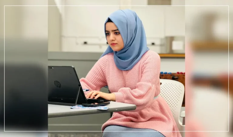 دختر افغان 4 بورسیه از دانشگاه آمریکا گرفت
