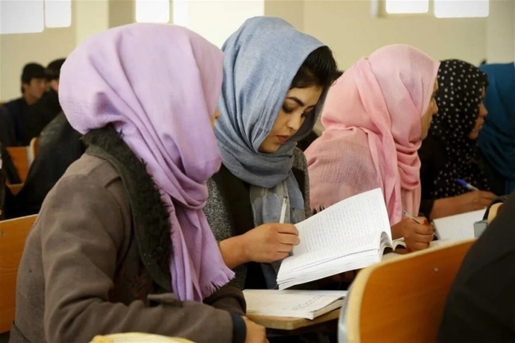 اجازه طالبان به تحصیل دختران در دانشکده‌های پزشکی ۱۱ استان افغانستان