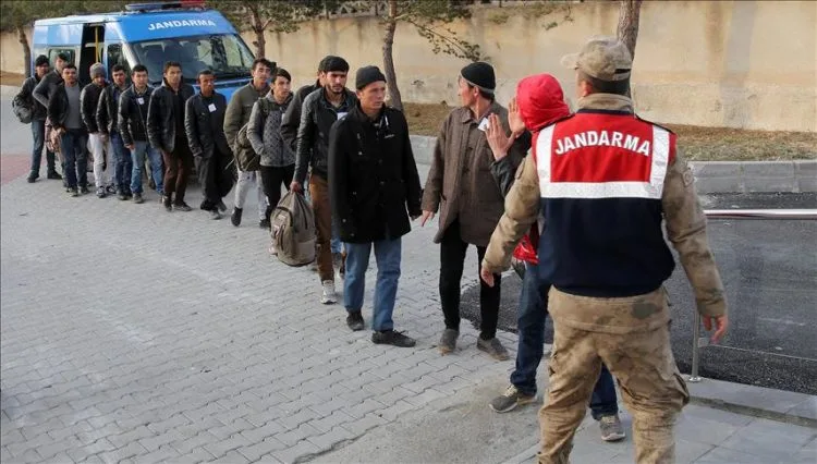 بازداشت ۳۲ مهاجر افغان در دو عملیات جداگانه در ترکیه