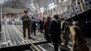 اخطار به پناهجویان افغان: ترک آمریکا در مهلت ۷ روز یا مواجهه با اخراج