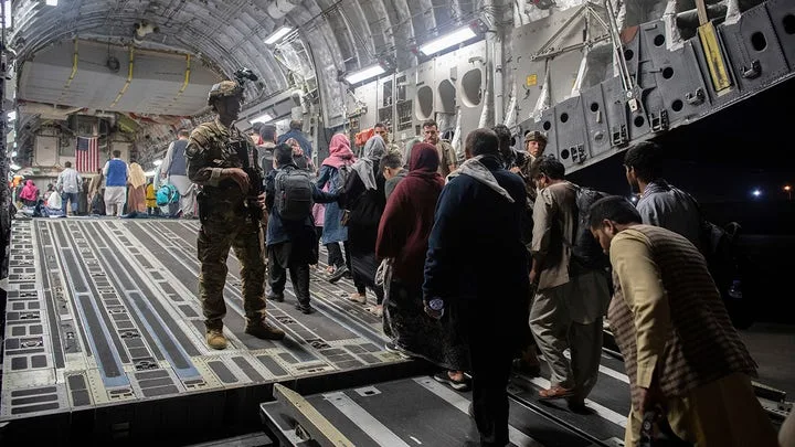 اخطار به پناهجویان افغان: ترک آمریکا در مهلت ۷ روز یا مواجهه با اخراج