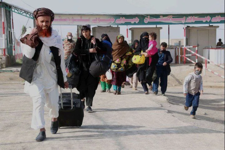 آغاز اخراج پناهجویان افغان فاقد مدارک قانونی از پاکستان