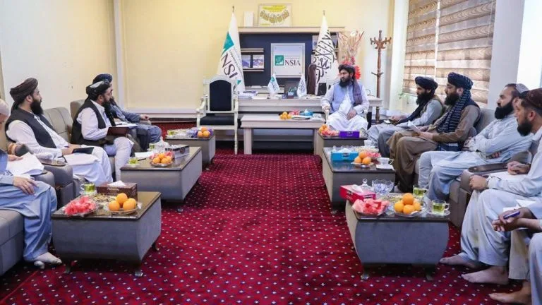 طالبان: به زودی تیم تثبیت هویت، با هدف زمینه‌سازی صدور تذکره به ایران می‌رود