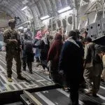 هزاران پناه‌جوی افغانستانی در کالیفرنیا با اخطار خروج فوری از آمریکا مواجه شدند