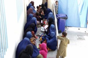 هشدار سازمان جهانی بهداشت: وضعیت بحرانی زنان و کودکان در مرزهای افغانستان
