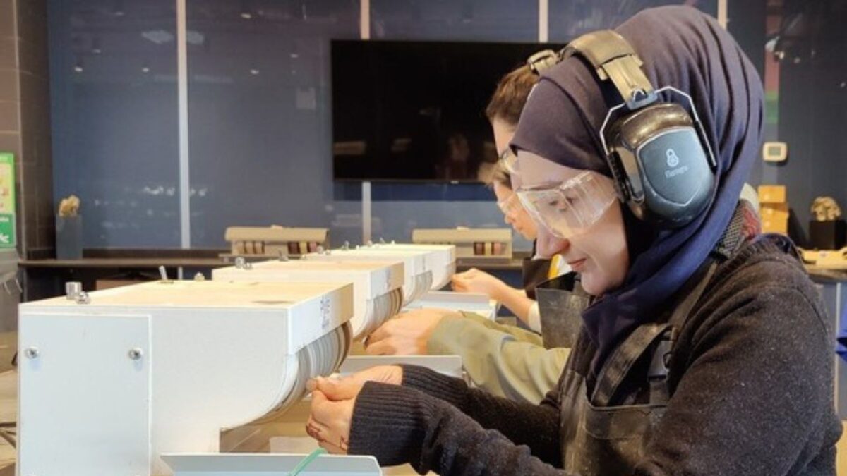 بحران دانشجویان دختر افغان در قطر؛ تلاش دانشگاه رجاینا برای انتقال به کانادا