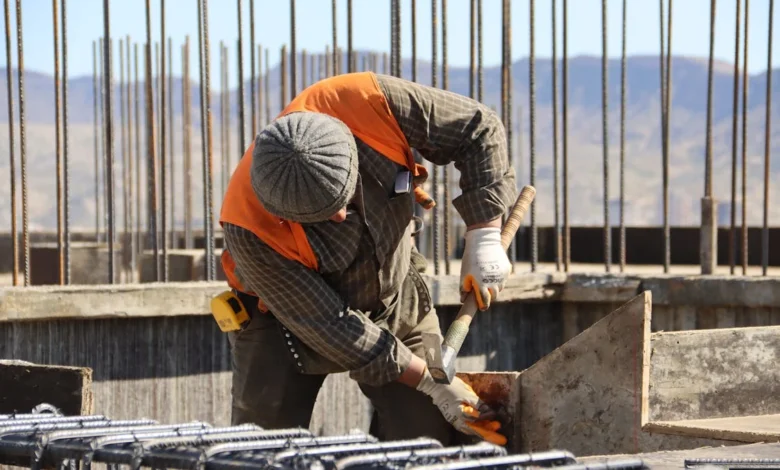 بحران کمسابقه کمبود نیروی کار در تهران؛ خروج کارگران افغانستانی خدمات شهری را مختل کرد