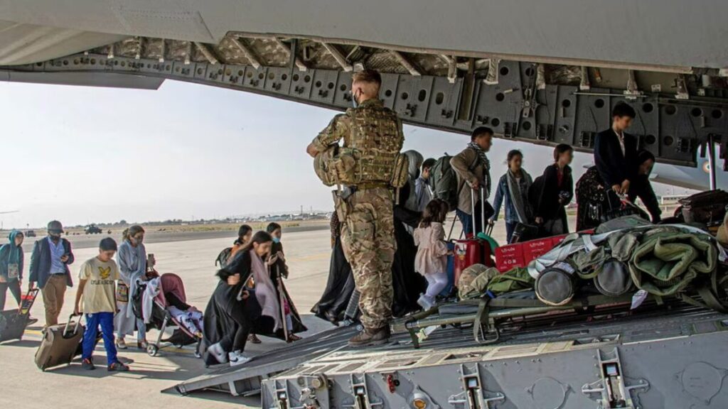 افشای سوءاستفاده از برنامه اسکان افغان‌ها؛ بحران اعتماد در سیاست مهاجرتی بریتانیا