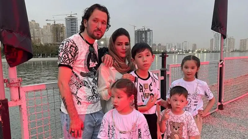 خانواده نبی‌زاده، ساکن تهران، کنار دریاچه تفریحی چیتگر در سال ۱۴۰۳