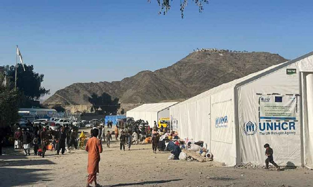 ممنوعیت فروش کمپ‌های مهاجران افغان در کوهات پاکستان؛ تأکید بر بازگشت داوطلبانه