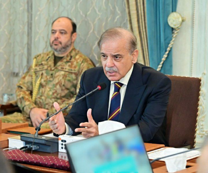 نشست اضطراری امنیتی پاکستان در پی تمدید آتش‌بس با طالبان؛ دستور ادامه فوری اخراج مهاجران افغانستانی صادر شد