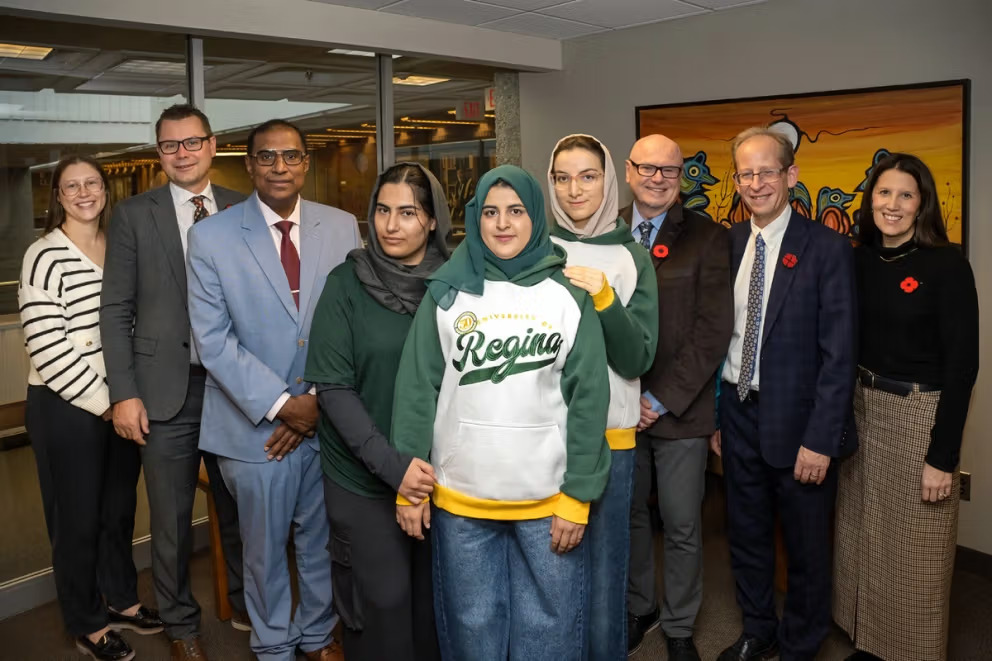 سه دانشجوی دختر افغان از قطر به کانادا منتقل شدند