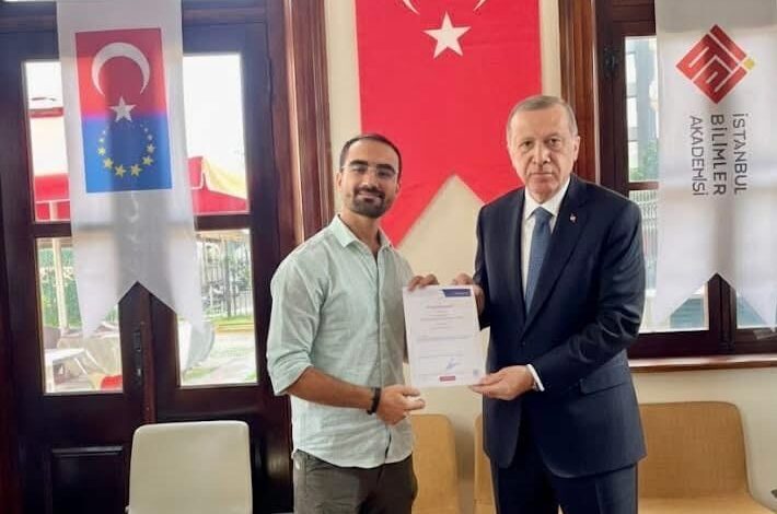 دانشجوی افغانستانی در ترکیه عنوان پژوهشگر برتر را کسب کرد