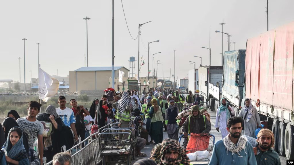 درخواست افغانهای منتظر اسکان مجدد آمریکا از پاکستان: ما را اخراج نکنید