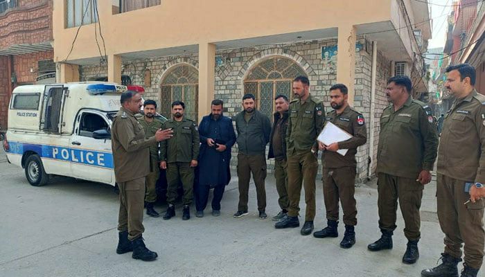 عملیات گسترده پلیس راولپندی؛ بازداشت ۴۳ مهاجر افغان به دلیل اقامت غیرقانونی