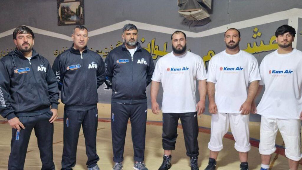 تیم ملی کشتی رستمی افغانستان راهی مسابقات جهانی فجیره ۲۰۲۵ امارات شد