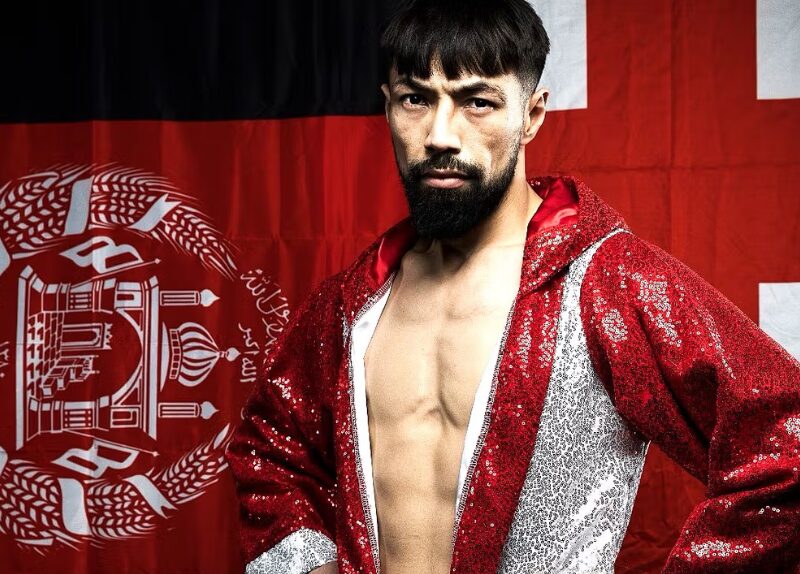 قیس خادمی رزمی کار رشته بوکس توانست حریف اهل تانزانیا خود را شکست دهد!