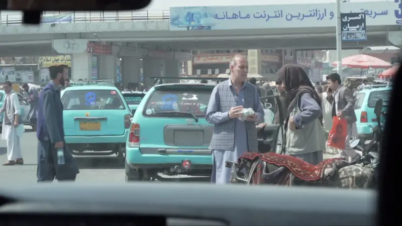 بحران داروهای تقلبی در افغانستان؛ تهدیدی پنهان برای جان بیماران 2 فردی در شهر کابل، داروهای جعلی را به ما تحویل داد