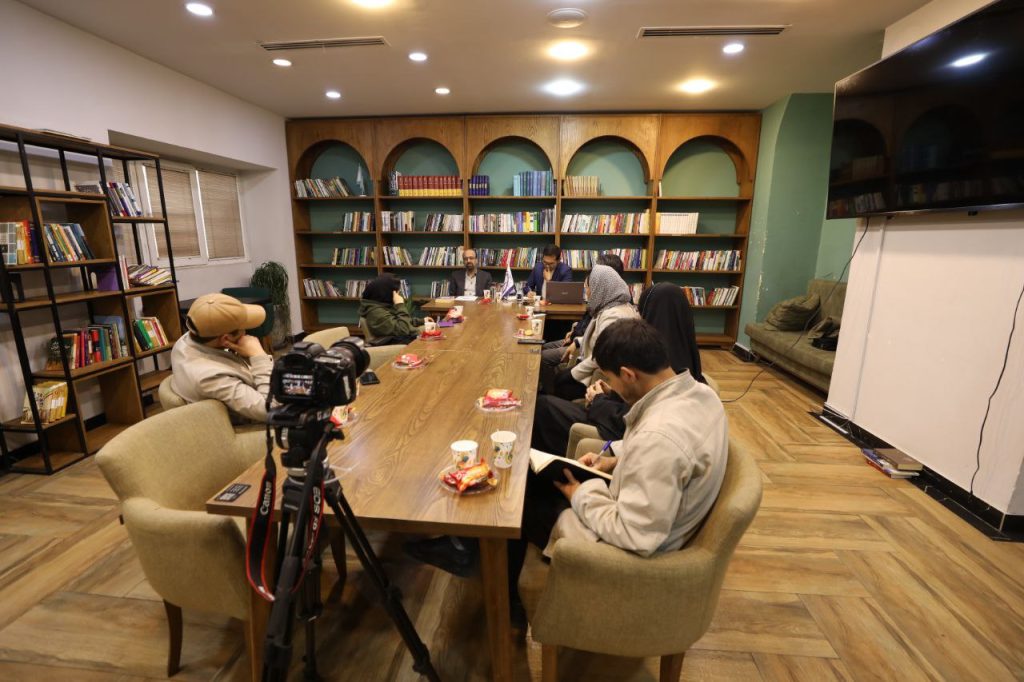 مهاجرت، سرمایه انسانی و توسعه پایدار؛ تحلیل نشست انجمن راحل 1 مهاجرت، سرمایه انسانی و توسعه پایدار؛ تحلیل نشست انجمن راحل