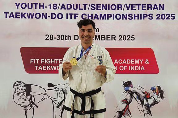 حسینی نایب‌قهرمان مبارزه و قهرمان پومسه در تورنمنت تکواندو احمدآباد هند شد