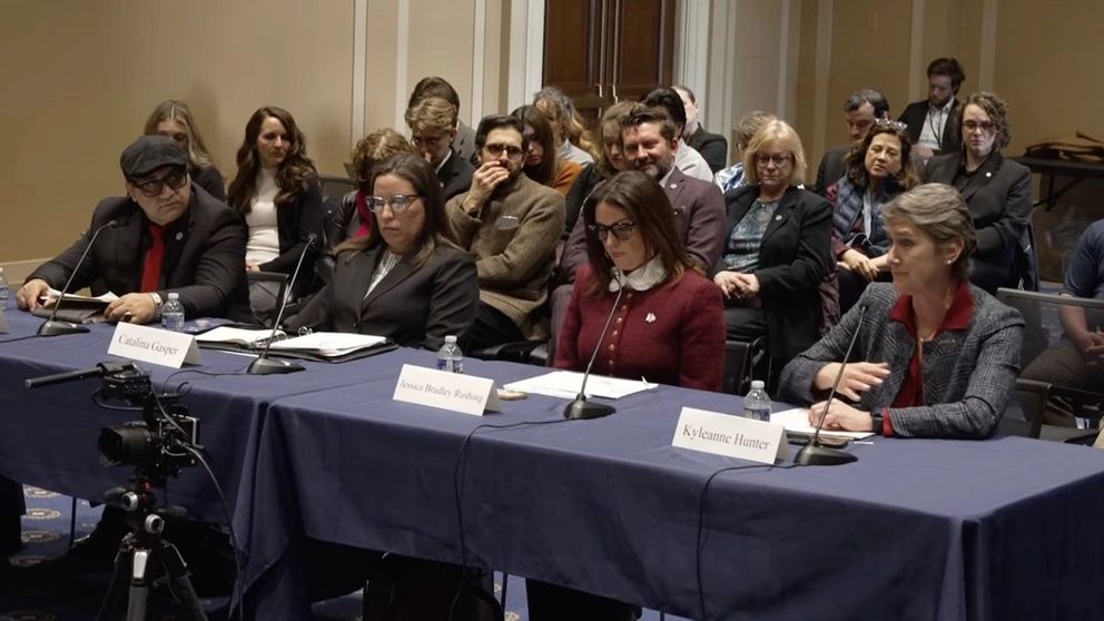 انتقاد تند دموکرات‌ها از سیاست‌های ترامپ درباره افغان‌ها؛ «نقض ارزش‌های ادعایی آمریکا»