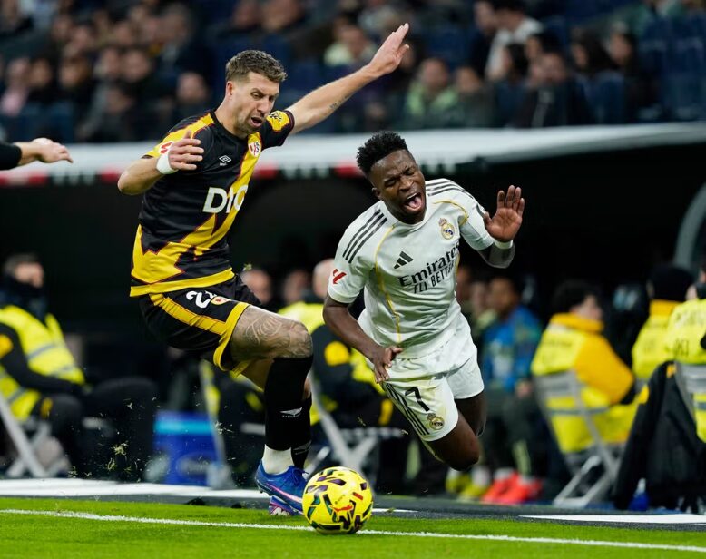 پیروزی دراماتیک رئال مادرید مقابل رایو وایکانو در هفته ۲۲ لالیگا با پنالتی کیلیان امباپه 1 اخراج پاته سیس به دلیل تکل خطرناک روی دنی سبایوس