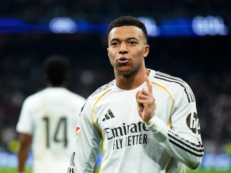 پیروزی دراماتیک رئال مادرید مقابل رایو وایکانو در هفته ۲۲ لالیگا با پنالتی کیلیان امباپه