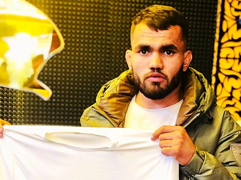 میلاد عزیزی بوکسور افغان با ناک‌اوت قدرتمند در مسکو: پنجمین پیروزی پیاپی