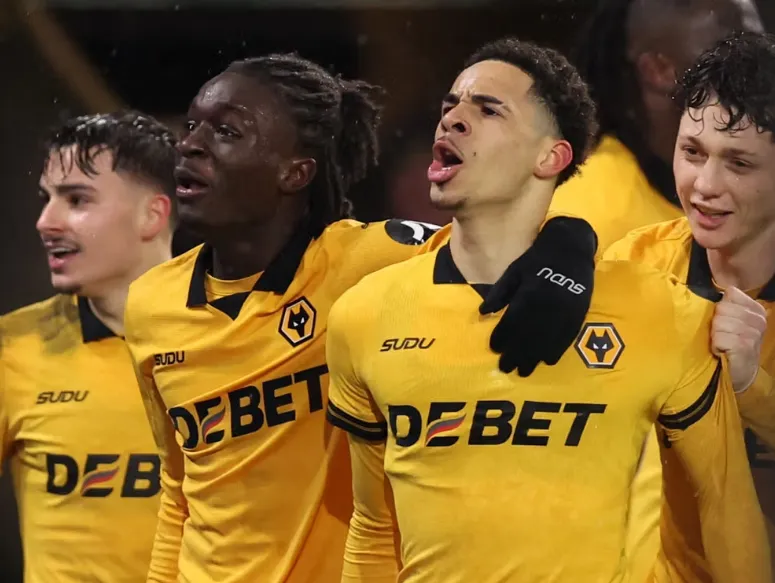 آرسنال دو گل برتری را از دست داد؛ تساوی تلخ ۲-۲ با ولورهمپتون و خطر نزدیک شدن سیتی