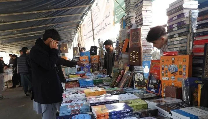 استقبال گرم کابلی‌ها از نمایشگاه قرآن و کتاب در نخستین روز رمضان