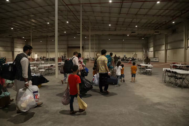 پیشنهاد جنجالی آمریکا به پناهجویان افغان در قطر؛ انتخاب میان افغانستان طالبان‌زده و کنگوی بحران‌زده