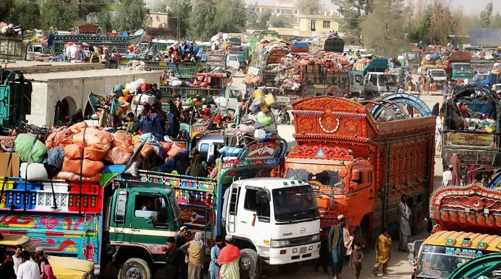 اخراج بیش از پنج هزار مهاجر افغان از پاکستان در یک روز؛ ادامه موج بازگشت اجباری