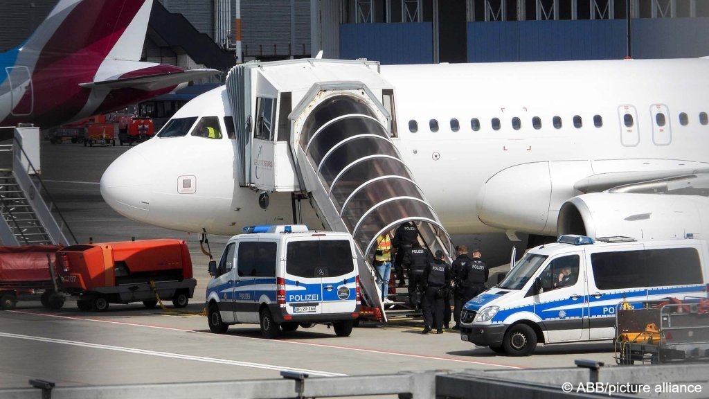 توافق احتمالی اتریش و ازبکستان درباره اخراج پناهجویان افغان