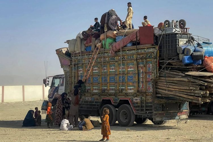 بازگشت اجباری ۱۸۱۵ مهاجر افغان از پاکستان در یک روز