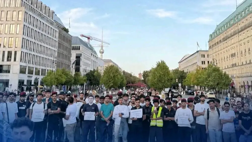 تجمع اعتراضی علیه اخراج افغان‌ها در برلین؛ خواستار توقف بازگشت اجباری شدند