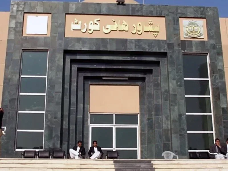 دادگاه عالی پیشاور اخراج ۱۴ دانشجوی افغان را متوقف کرد