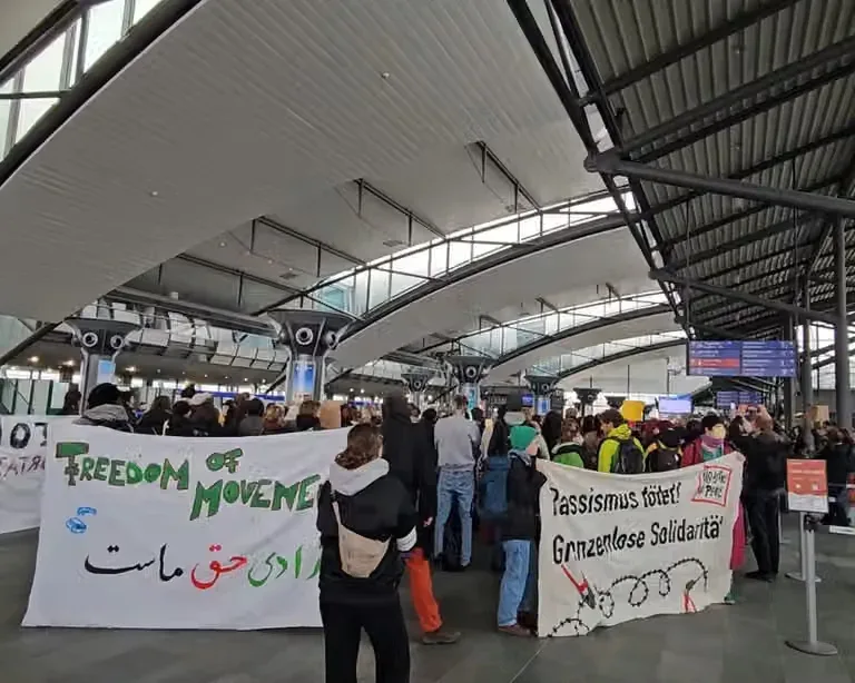 اعتراض گسترده در آلمان به اخراج پناهجویان افغان؛ معترضان خواستار پایان همکاری برلین با طالبان شدند