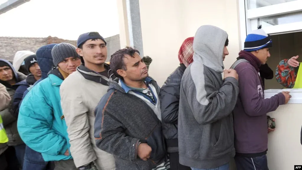 هشدار پزشکان بدون مرز: زندگی پناهجویان افغان در شمال فرانسه «غیرانسانی» است